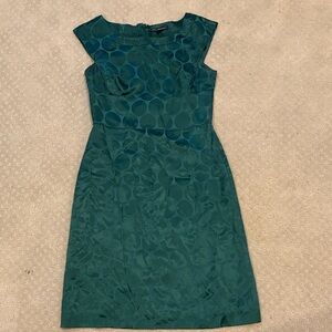 Elegant Green Dress banana republic for holiday, Christmas or wedding guest sz 2
